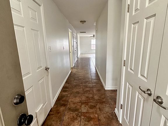 2nd image of 807 E Audrey Ln
