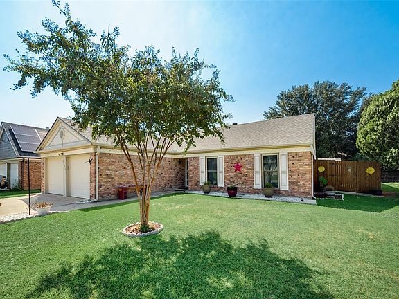 2nd image of 2633 Chatham Ct
