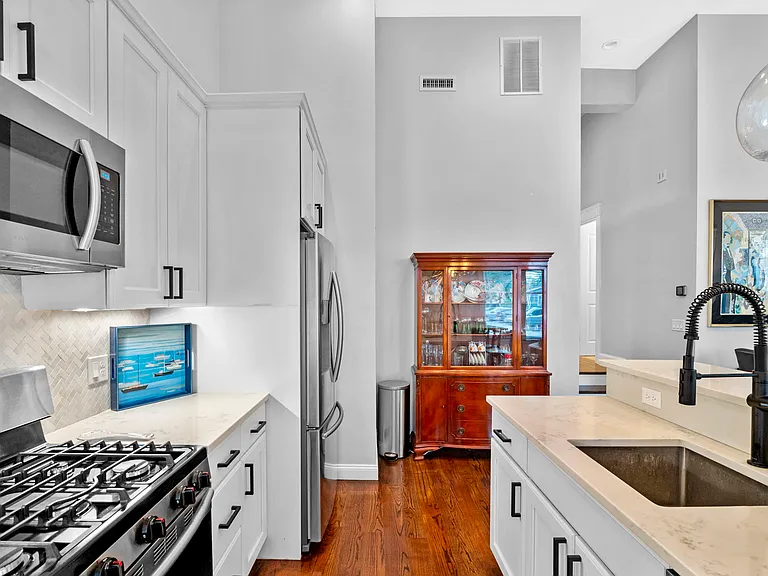 85 Bridge St #3 — Photo 10