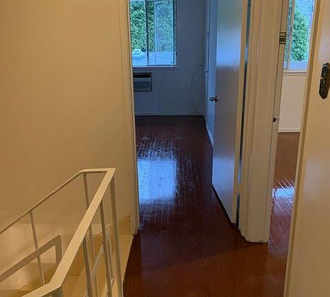 3rd image of 144 S Bedford Dr APT 7