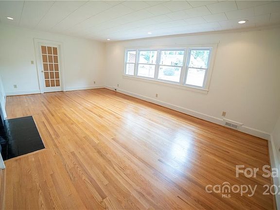 3rd image of 327 Sharon Ave NW
