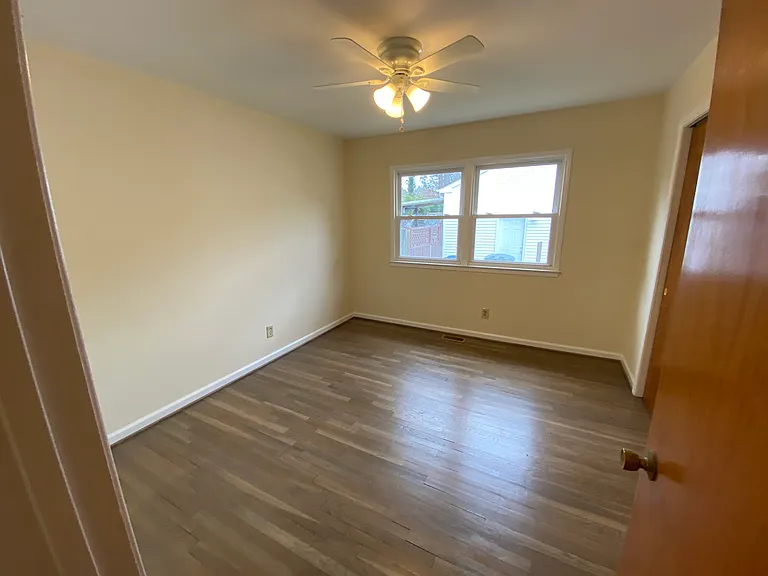218 Mona Dr — Photo 16
