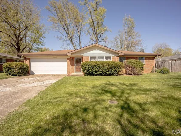 1005 Brentmoor Dr, Belleville, IL 62223
