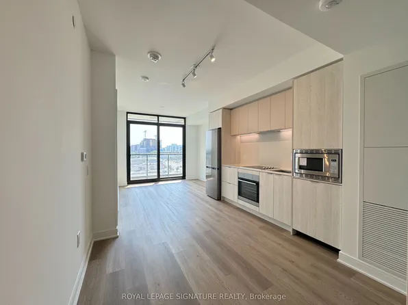 86 Dundas St E #623, Mississauga, ON L5A 1W4