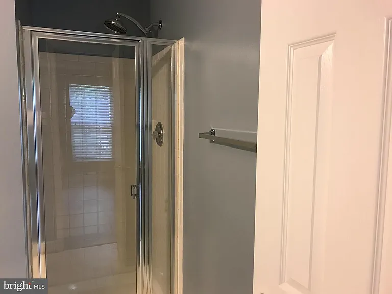 421 Leaning Oak St — Photo 5