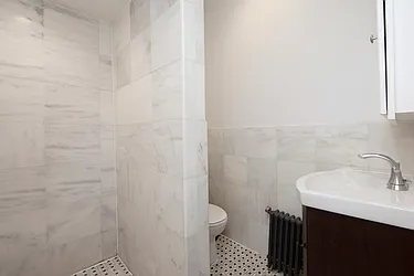 Rented by R New York