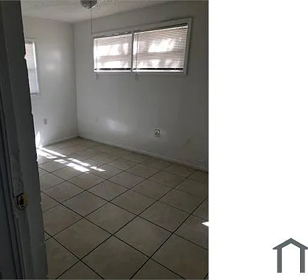 3 bed, 1000 sqft, $2,300 — Photo 4