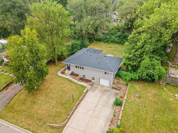 678 Eldridge Ave W, Roseville, MN 55113