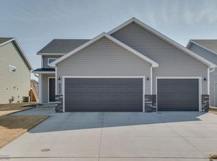 6636 27th St S, Fargo, ND 58104