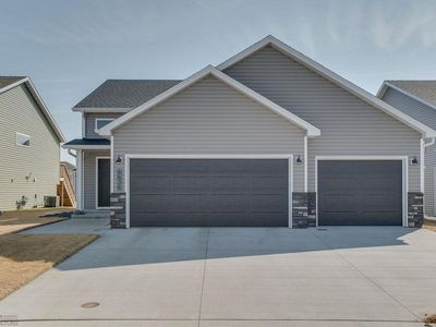 6636 27th St S, Fargo, ND, 58104