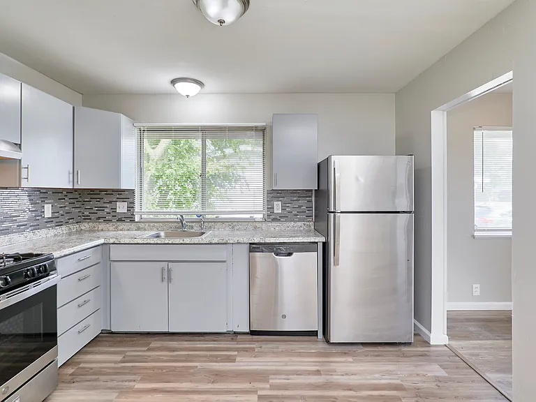 1495 Tremont Dr — Photo 15