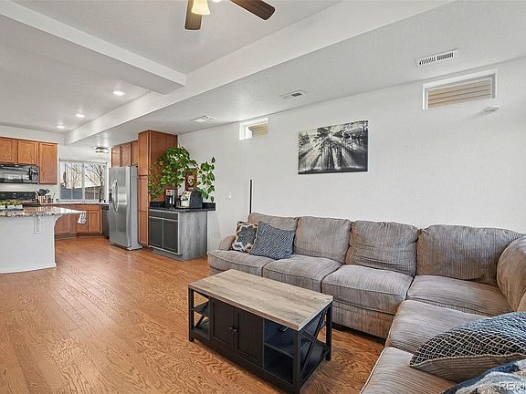 3rd image of 10224 Zeno Street