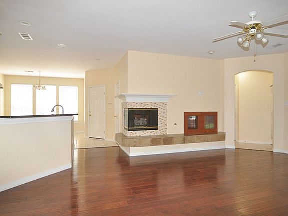 5th image of 1017 Village Pkwy