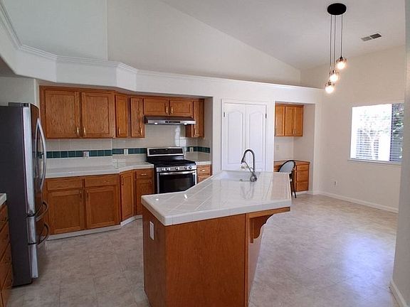 5th image of 10374 N Sierra Vista Ave