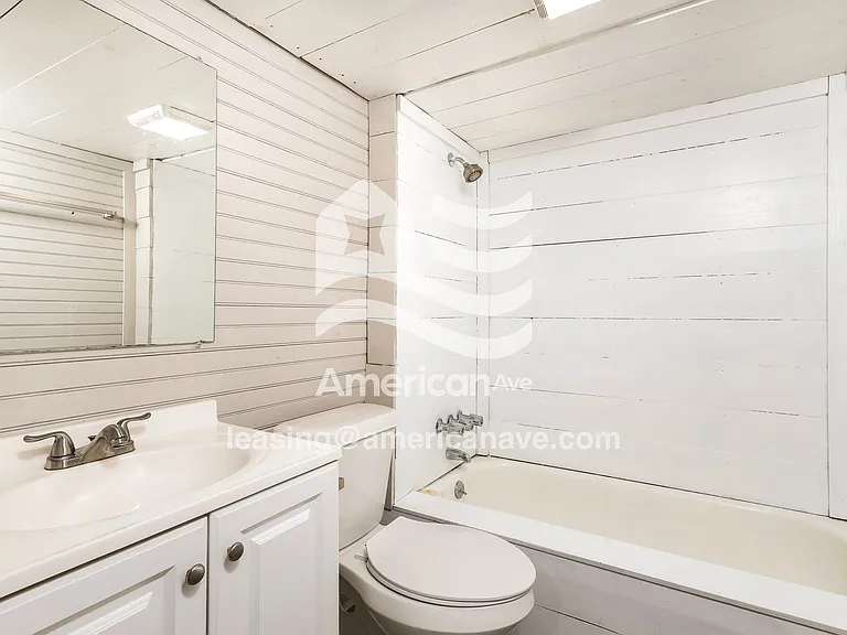1218670_014_wm_-_bathroom_12991194.jpg