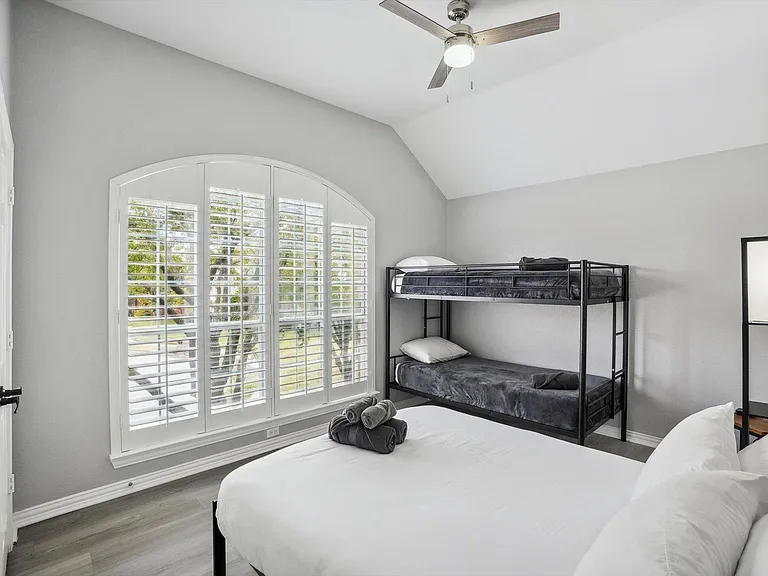 2401 Scarlet Oak Dr — Photo 30