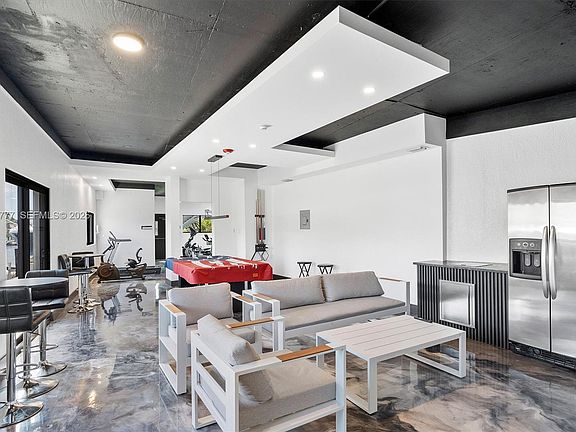5th image of 4000 NE 168th St APT 113B