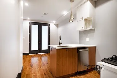 Rented by Rennit Inc.