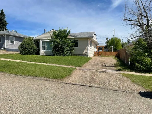 10705 W 111th St, Fairview, AB T0H 1L0