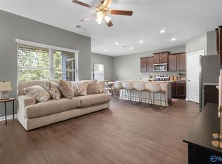 670 Johnnys Cv, Leeds, AL 35094