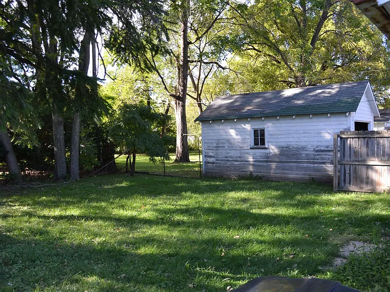 125 S Hazel Ave — Photo 12