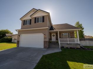 335 N Hollow Dr, Ammon, ID 83401