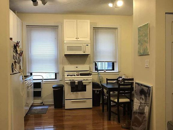 2nd image of 2128 35th St APT 3B