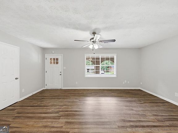 5th image of 2740 Williamsburg Dr