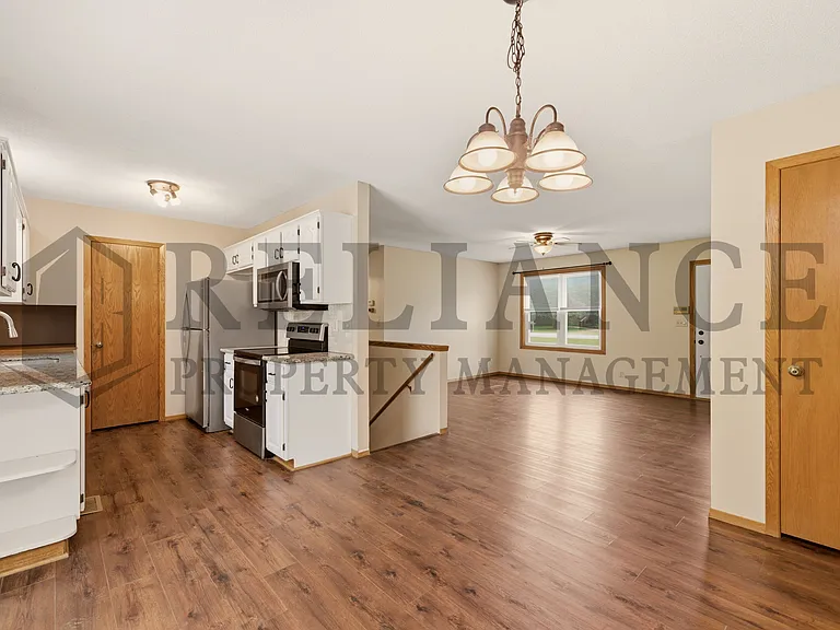 516 N Lakeside Dr — Photo 22