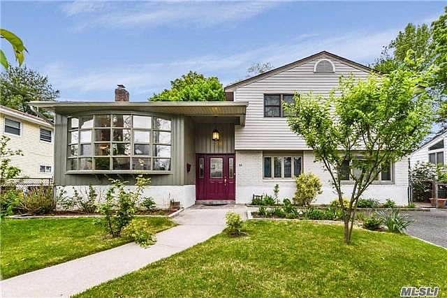 1st image of 52 McLoughlin St