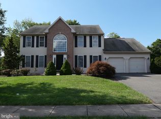 229 Loyalsock Dr, Douglassville, PA 19518