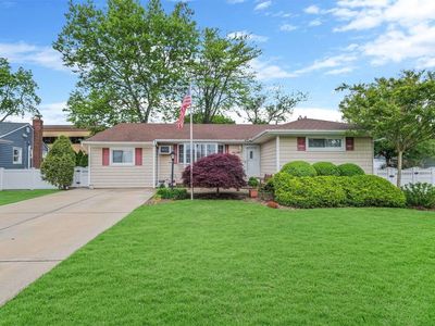 1895 Lincoln Avenue, East Meadow, NY, 11554