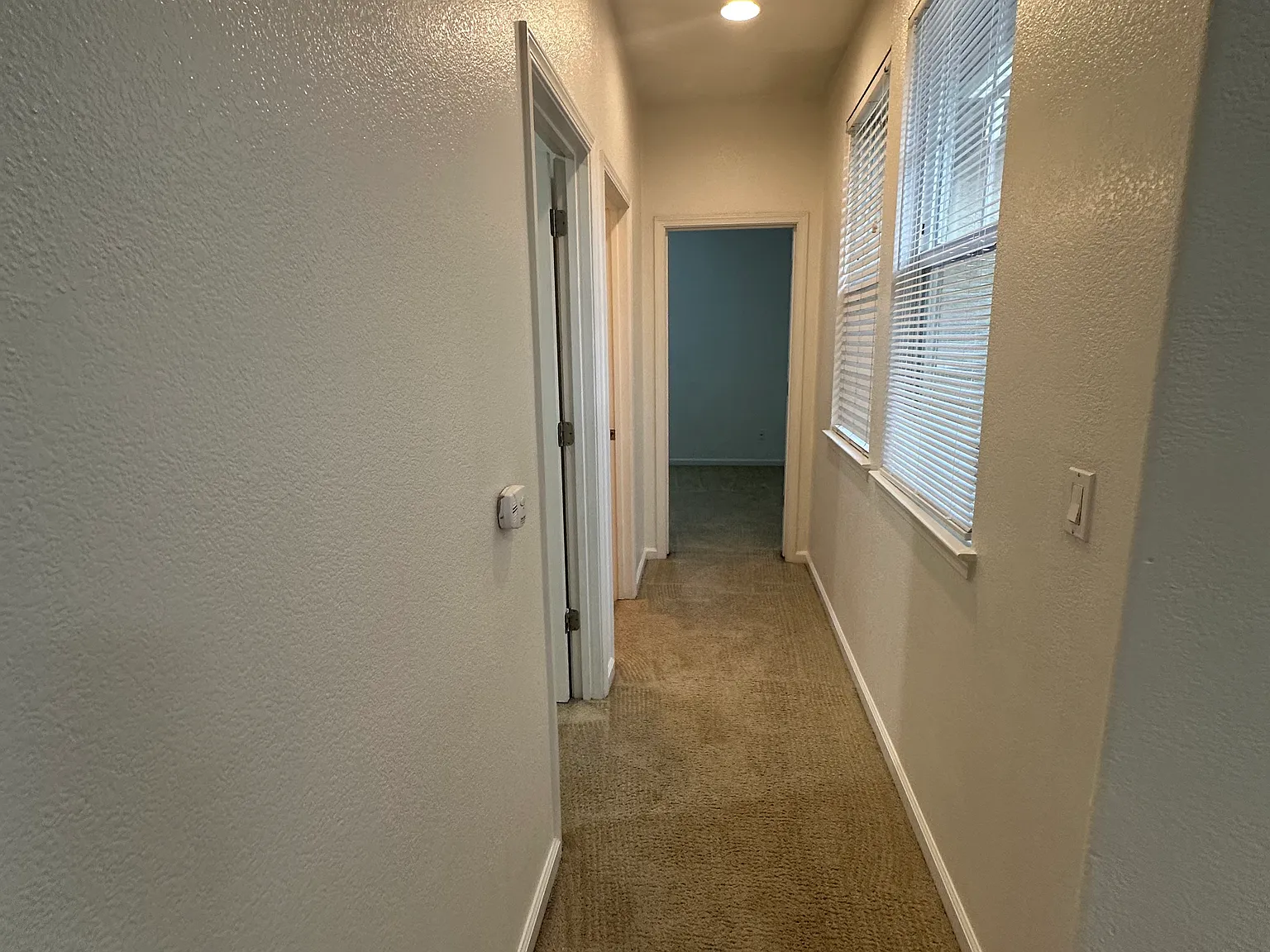 4 bed, 2.5 bath, 2218 sqft, $2,400 — Photo 4