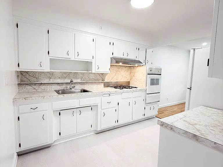 33-28 28th St #3F — Photo 16