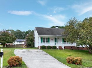 808 S Phillips Pointe Dr, Fuquay Varina, NC 27526