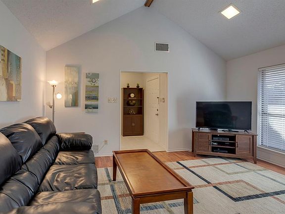 5th image of 745 Red Oak Dr
