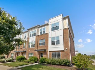 2961 Reflection Dr, Naperville, IL 60540