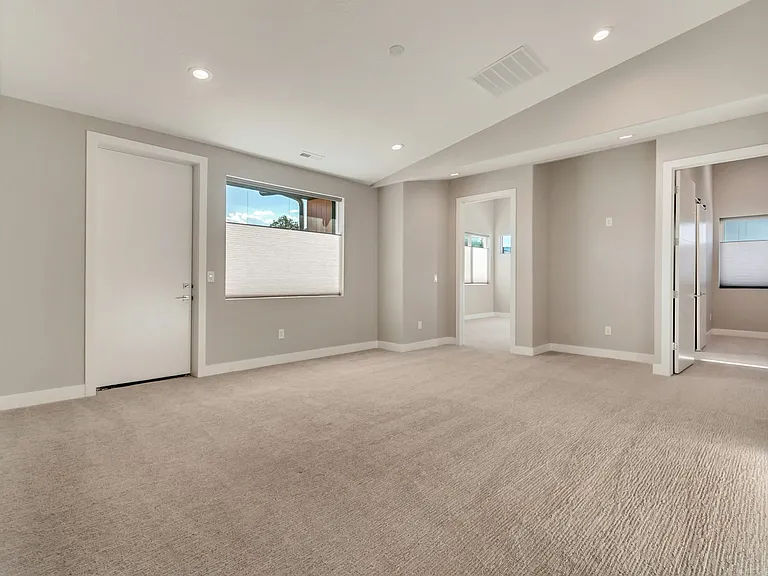 7033 S 300 E — Photo 20