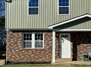 744 Brian Ct, Radcliff, KY 40160