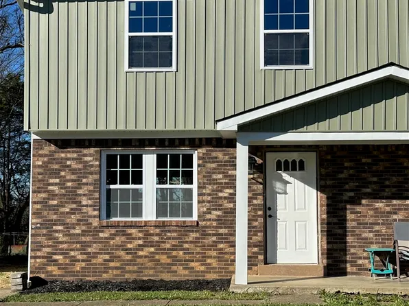 744 Brian Ct, Radcliff, KY 40160