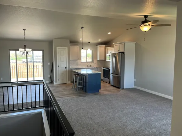 652 Valor Ct, Box Elder, SD 57719