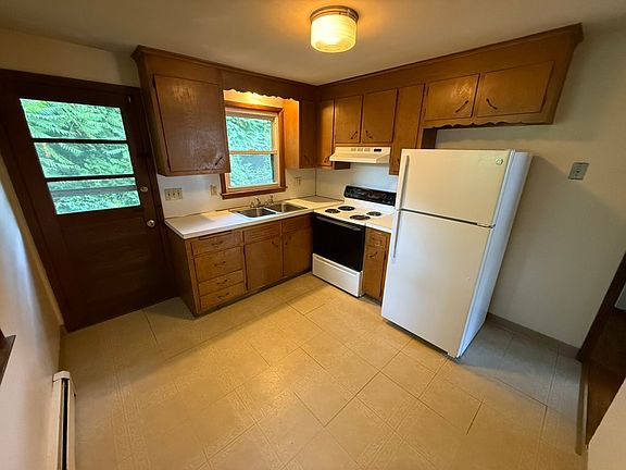 4th image of 372 Park St APT 7