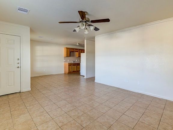 5th image of 1319 N Houston Ave