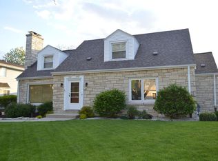 5253 S 26th St, Milwaukee, WI 53221