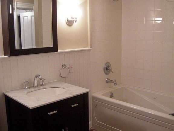 4th image of 101 S Highland Ave #2