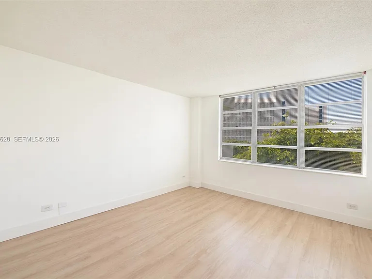 1001-91 Bay Hbr #511 — Photo 29