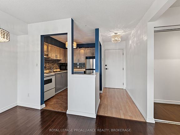 5th image of 316 Kingsdale Ave #411