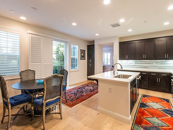 5th image of 1110 Healdsburg Ave