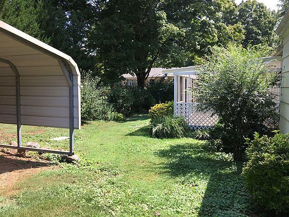 5th image of 9148 Carlton Cir