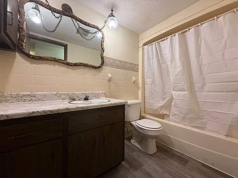 1116 2nd Street SE - Uptown Apartments — Photo 29